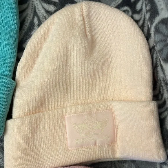 Boys Lie Olivia Beanie - Picture 7 of 8
